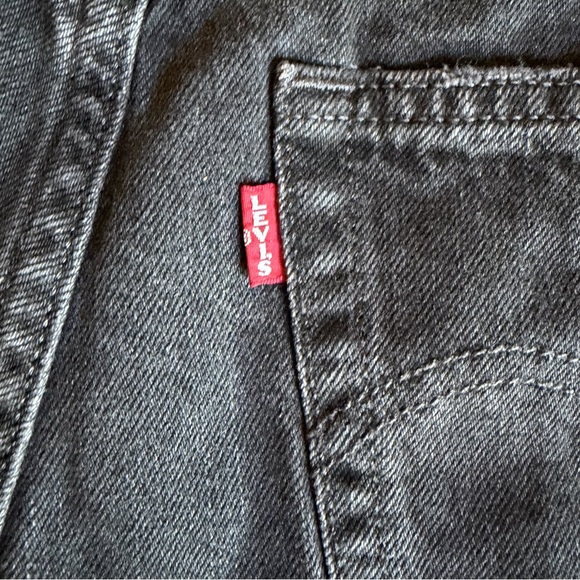 LEVIS 501 premium Black Cut Off Shorts, distressed. Women’s size 27 - Picture 8 of 9